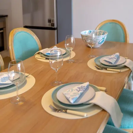 Angela's Αλμπουφέιρα